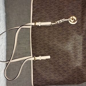FINAL MARKDOWN - Michael Kors tote